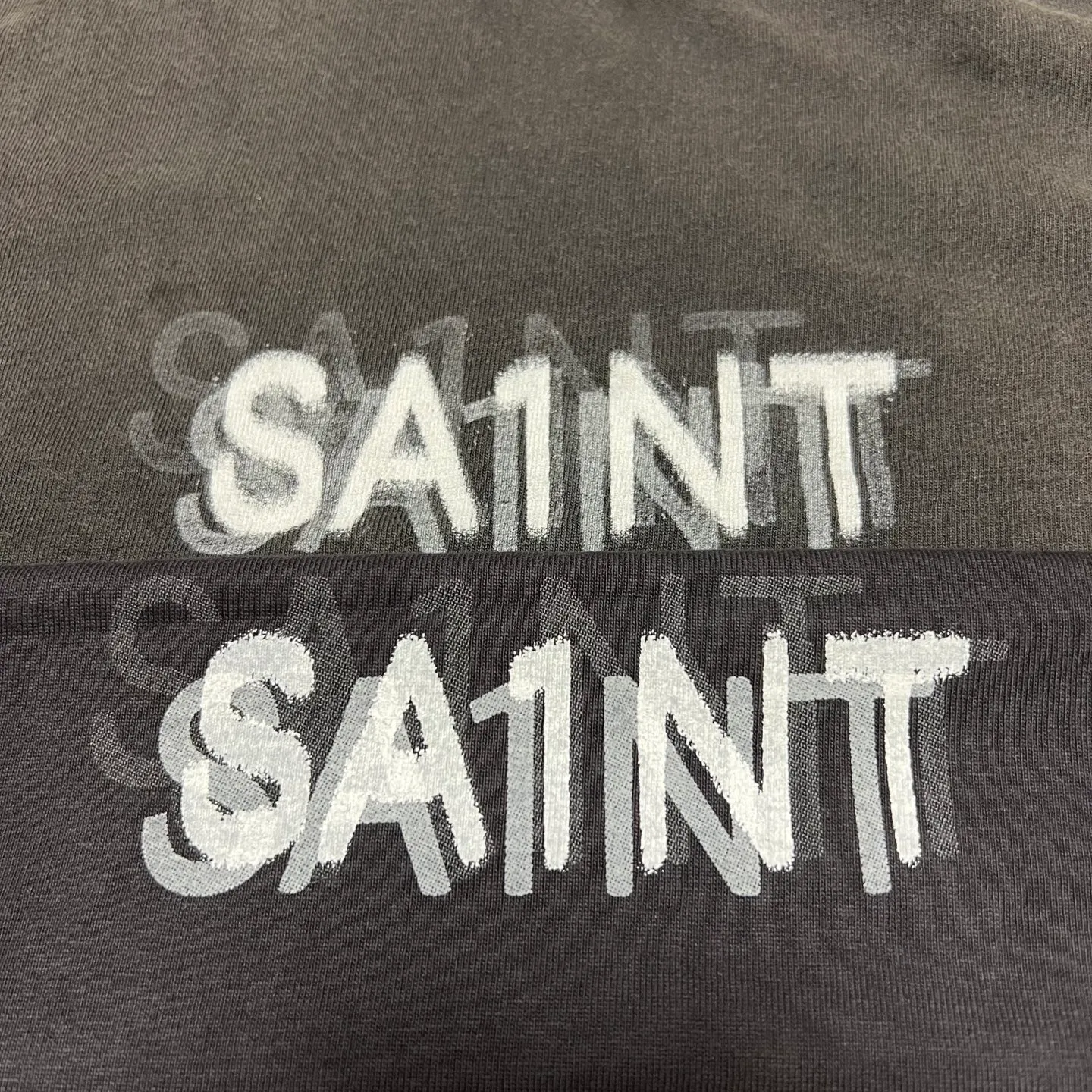 Comparison of printing proofs SAINT Mxxxxxx SEVEN DEADLY SS TEE/BLK Phantom SAINT Seven Deadly Sins Printed TEE Washed Black S-XL Look for cylindrical fabrics without side seams. Don’t buy open width fabrics anymore. It’s boring. Asut garments are dyed. The whole piece is sprayed with horse. Re-spray heavy fade. Collar and cuffs are frayed. Many hangings are worn. Accessories are complete. Customized original consistent main mark/wash mark/little angel anti-counterfeiting mark.